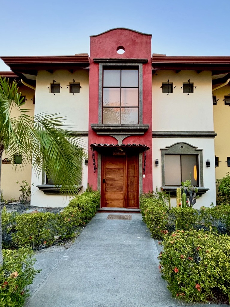 Villa Islamar — front exterior